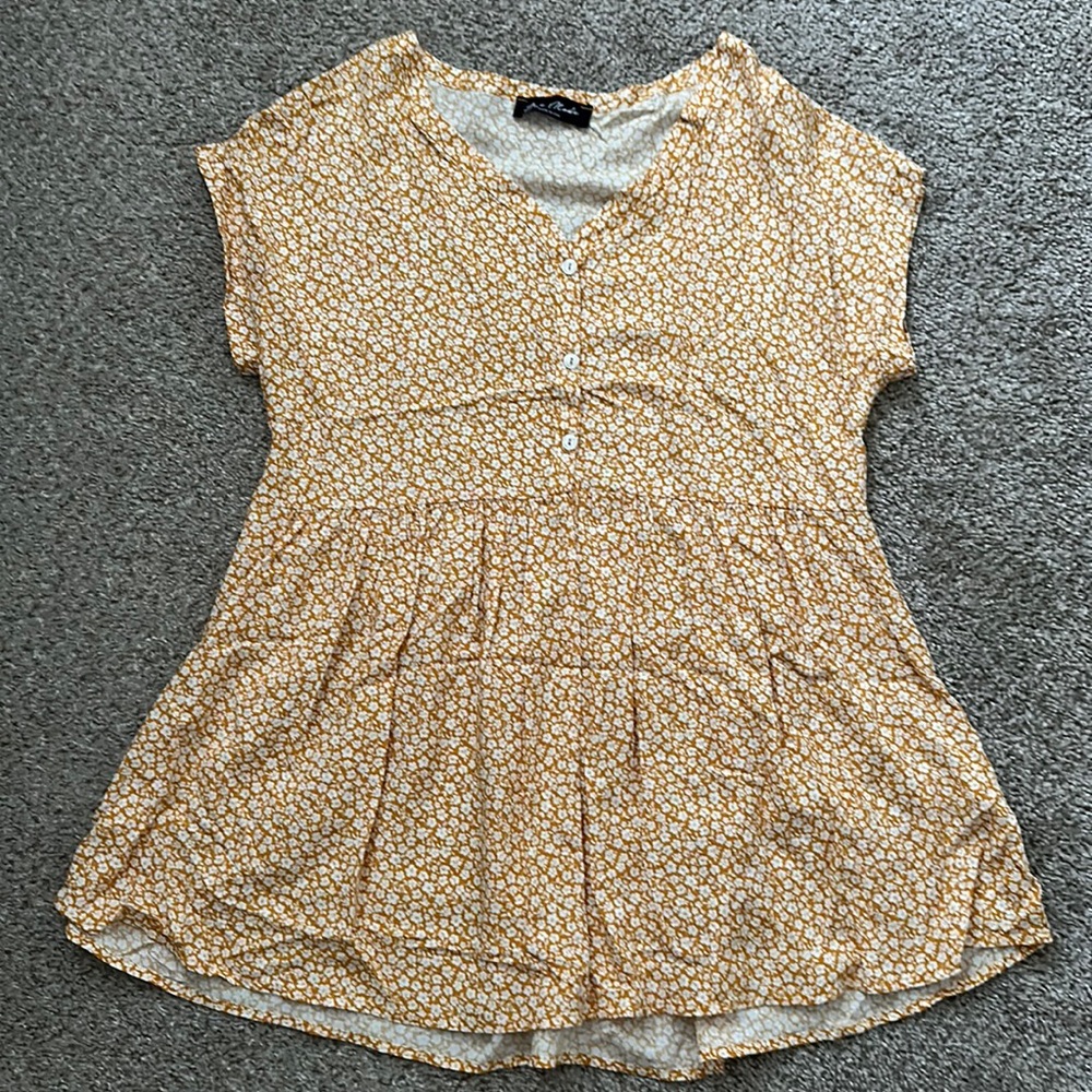 Boutique floral baby doll top. Size S. Like new.